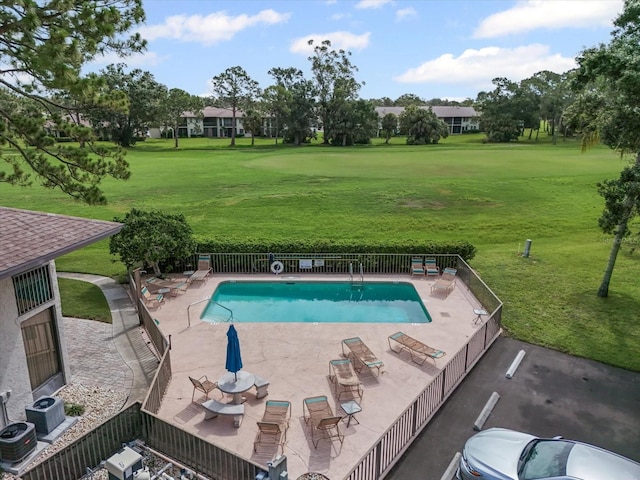 3003 Quail Holw Unit 10, Sarasota, FL 34235 - community pool with a patio area and golf course view