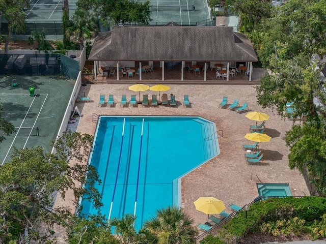 3003 Quail Holw Unit 10, Sarasota, FL 34235 - view of community pool