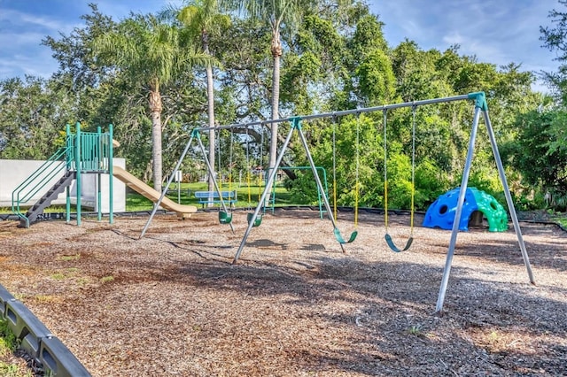 7005 Goldrush Ln, Bradenton, FL 34201 - community play area featuring view of wooded area
