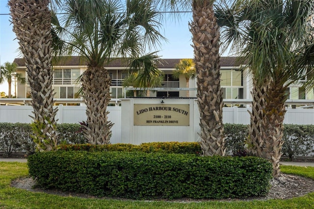 2110 Benjamin Franklin Dr Unit 301, Sarasota, FL 34236 - view of community sign