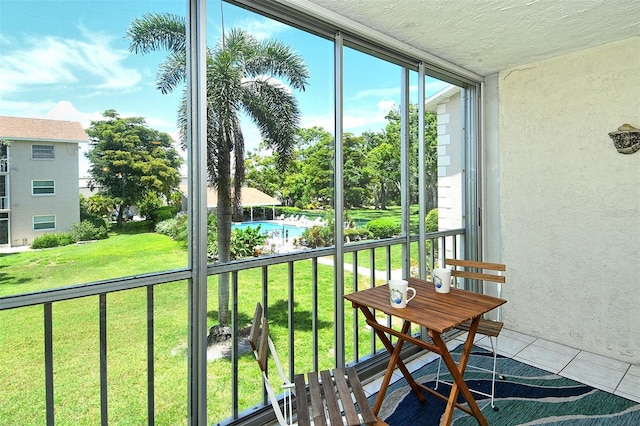 3985 Maceachen Blvd Unit 224, Sarasota, FL 34233 - view of sunroom / solarium