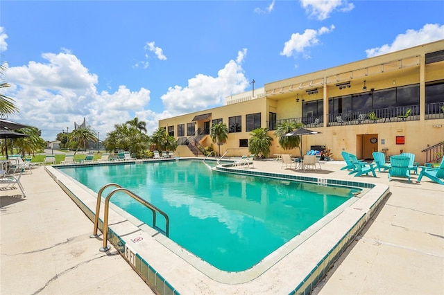 2417 Fairway Oaks Dr Unit 22, Palmetto, FL 34221 - community pool with a patio area