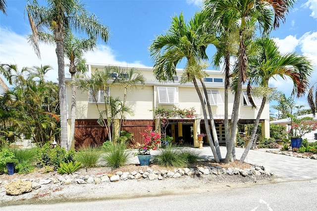 701 Marbury Ln, Longboat Key, FL 34228 - view of front of house with driveway