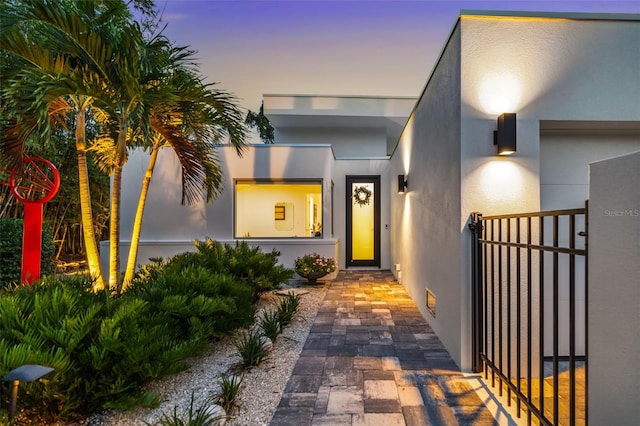 904 Virginia Dr, Sarasota, FL 34234 - view of front of home featuring stucco siding