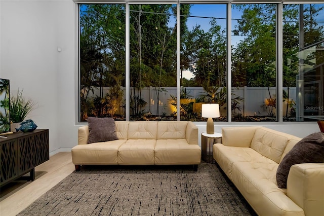 904 Virginia Dr, Sarasota, FL 34234 - view of sunroom