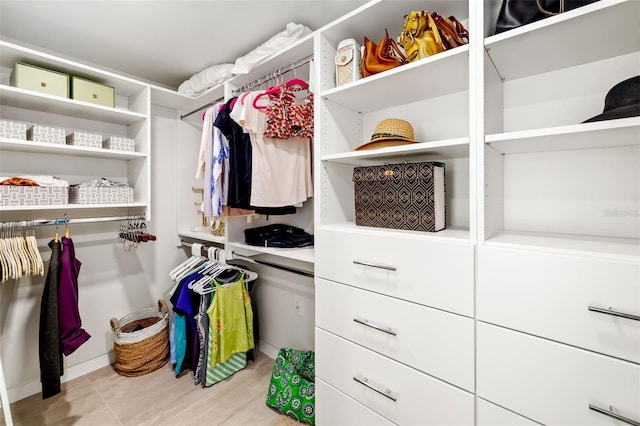 904 Virginia Dr, Sarasota, FL 34234 - view of spacious closet