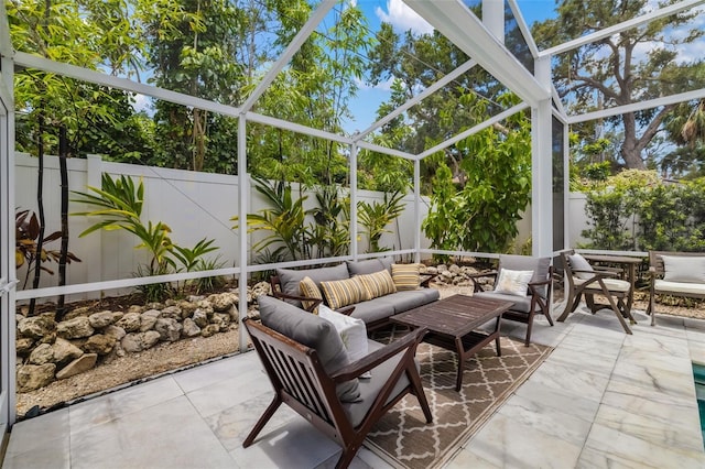 904 Virginia Dr, Sarasota, FL 34234 - sunroom with outdoor lounge area