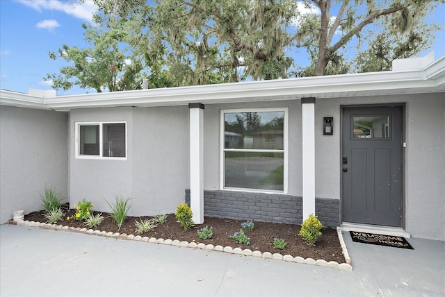 3959 Coleridge Pl, Sarasota, FL 34241 - entrance to property featuring stucco siding