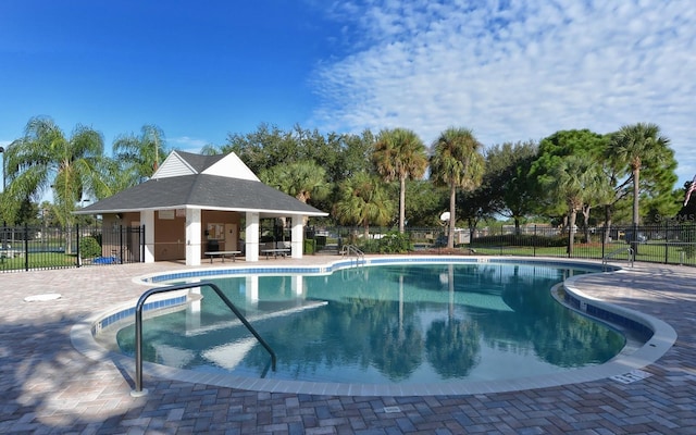 4649 72nd Ct E, Bradenton, FL 34203 - community pool with a patio