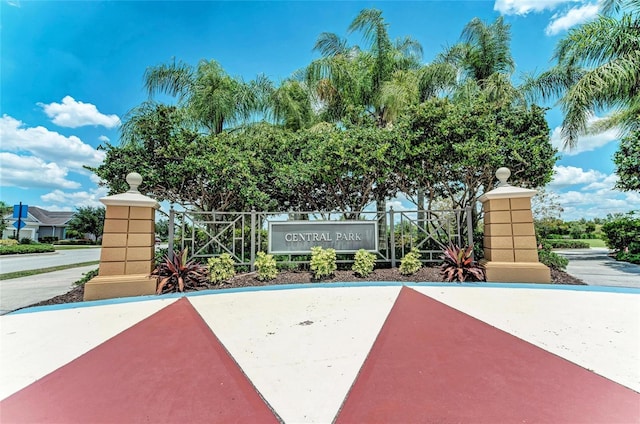 4654 Claremont Park Dr, Bradenton, FL 34211 - view of home's community