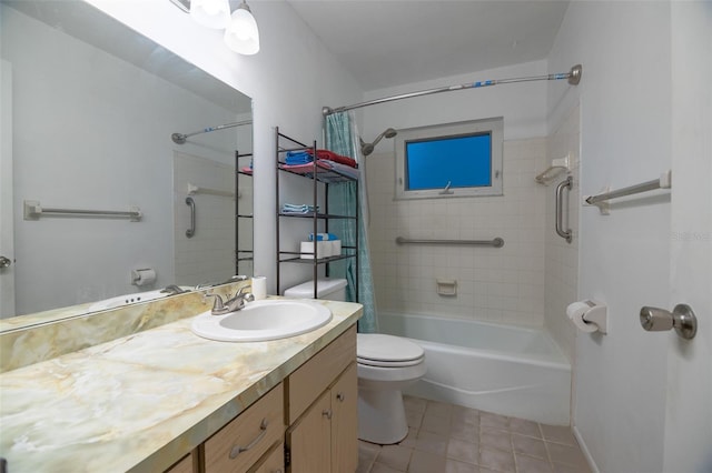 1208 Francis Ave, Sarasota, FL 34232 - full bath featuring tile patterned floors, vanity, and shower / bath combo