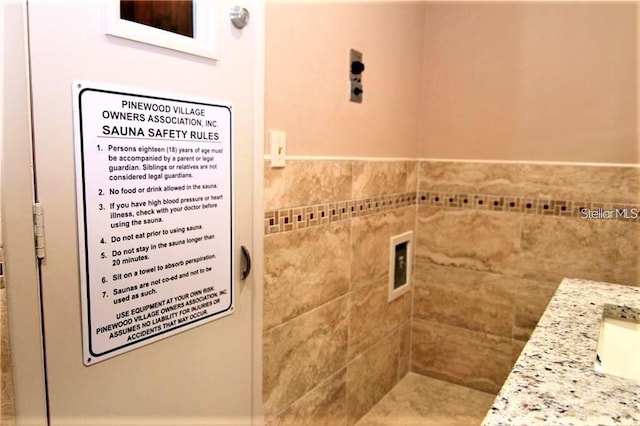 2763 Woodgate Ln Unit 105, Sarasota, FL 34231 - bathroom featuring vanity