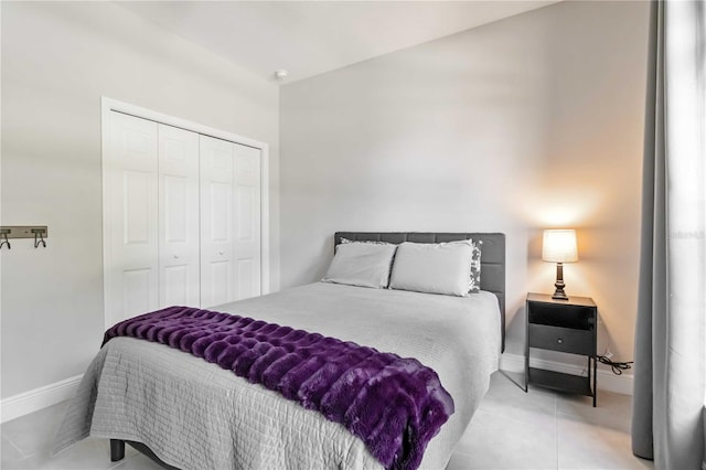 4044 Wisdom Trl, Land O Lakes, FL 34638 - tiled bedroom featuring a closet and baseboards