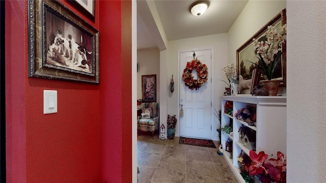 2819 47th St E, Palmetto, FL 34221 - entryway featuring a textured wall