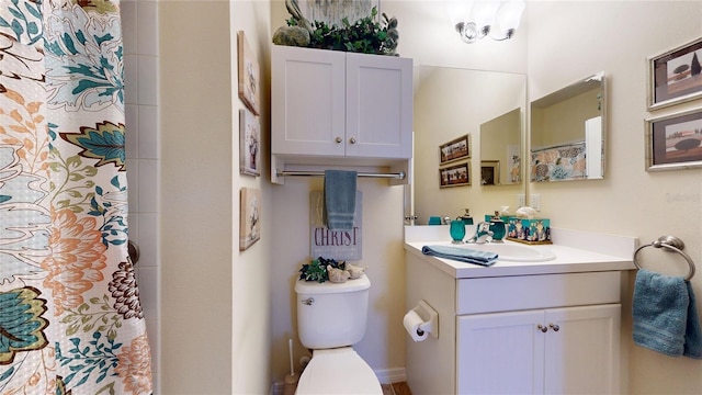 2819 47th St E, Palmetto, FL 34221 - full bathroom featuring vanity and a shower with shower curtain