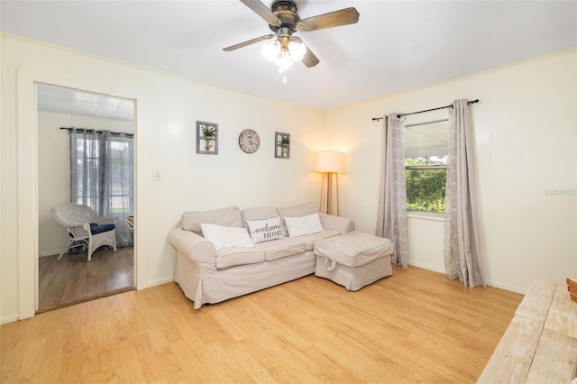 3020 51st Ave E, Bradenton, FL 34203 - living area featuring light wood-type flooring and a ceiling fan