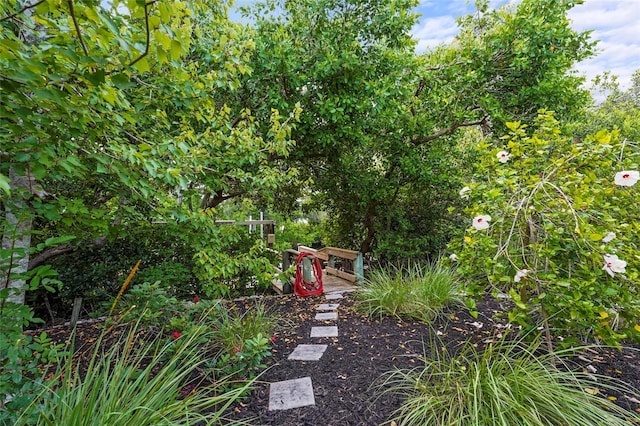 18050 Wooden Skiff Ct, Nokomis, FL 34275 - view of yard