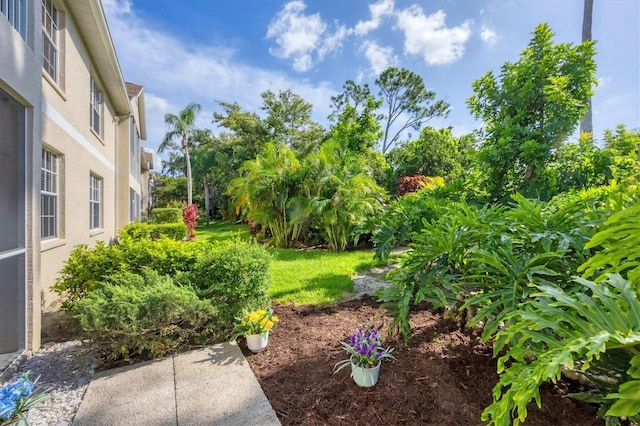 8335 Glenrose Way Unit 1513, Sarasota, FL 34238 - view of yard