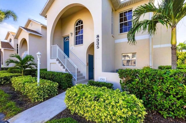 8335 Glenrose Way Unit 1513, Sarasota, FL 34238 - entrance to property featuring stucco siding