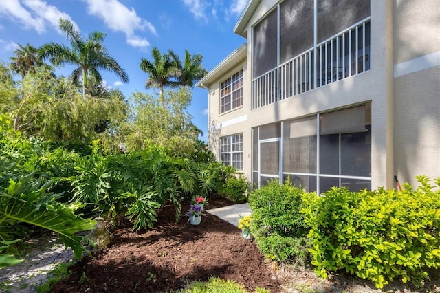8335 Glenrose Way Unit 1513, Sarasota, FL 34238 - view of side of property with stucco siding