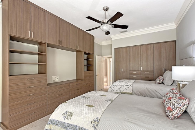 7868 Chick Evans Pl, Sarasota, FL 34240 - bedroom featuring crown molding, a closet, and ceiling fan