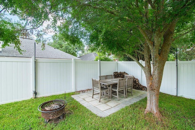 572 Sparrow Branch Cir, Saint Johns, FL 32259 - fenced backyard featuring a patio area