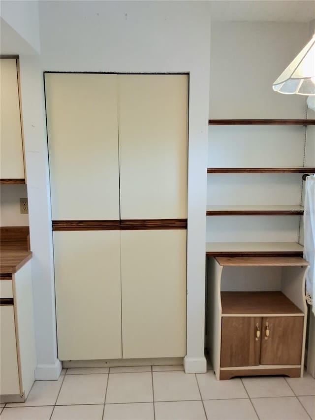 515 30th Ave W Unit H401, Bradenton, FL 34205 - view of closet