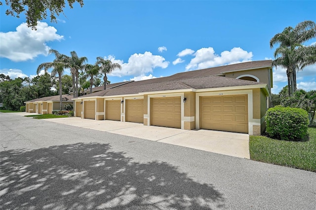 5240 Hyland Hills Ave Unit 1425, Sarasota, FL 34241 - view of garage