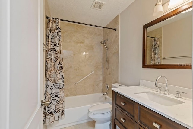 7298 Ulmerton Rd Unit 202, Largo, FL 33771 - full bath featuring shower / bath combo with shower curtain, vanity, and a textured ceiling