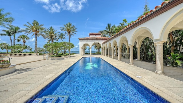 4423 Bay Shore Rd, Sarasota, FL 34234 - swimming pool featuring a patio