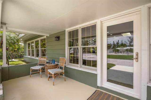 311 Island Cir, Sarasota, FL 34242 - view of sunroom / solarium
