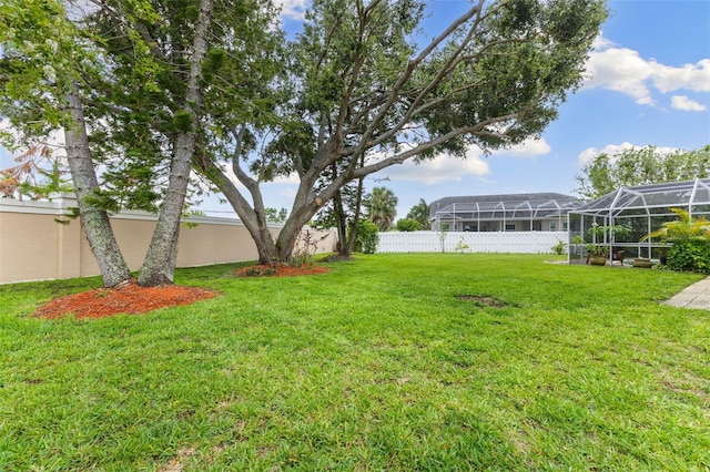6118 56th Ter E, Bradenton, FL 34203 - fenced backyard featuring glass enclosure