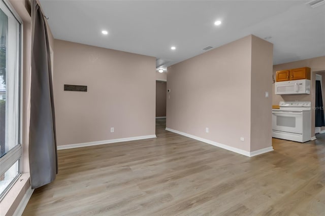 6439 Lafayette Rd, Bradenton, FL 34207 - unfurnished room featuring light wood-style flooring and recessed lighting
