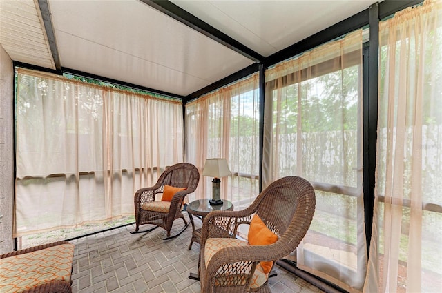 133 Tucker Ave, Sarasota, FL 34232 - sunroom with healthy amount of natural light