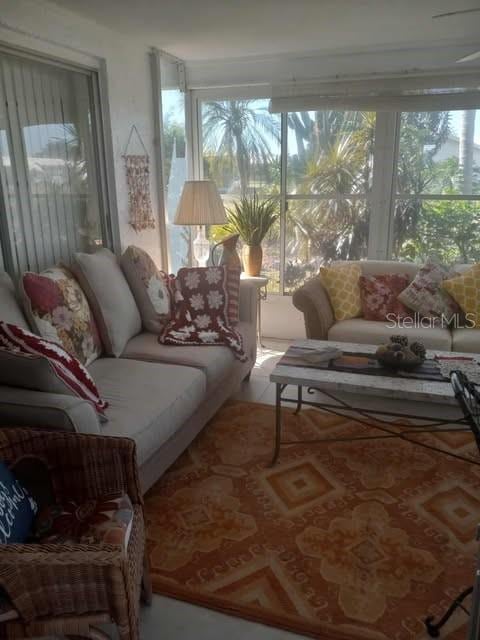 1002 Oakleaf Blvd, Bradenton, FL 34208 - view of sunroom / solarium