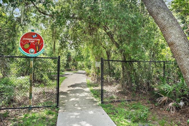 5427 Napa Dr, Sarasota, FL 34243 - view of gate