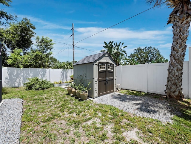 3439 Fair Oaks Pl, Sarasota, FL 34239 - fenced backyard with a storage shed