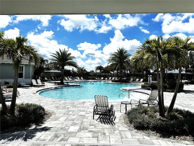 13832 Old Creek Ct, Parrish, FL 34219 - community pool with a patio area