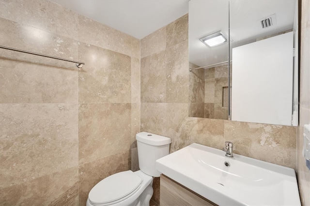 4116 61st Avenue Terrace W, Bradenton, FL 34210 - full bath featuring tile walls, vanity, and a tile shower