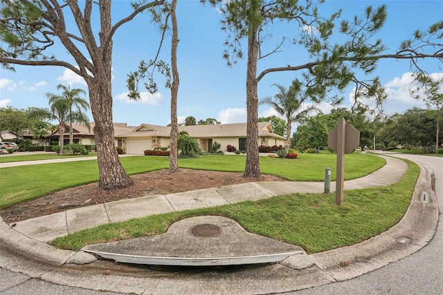 5283 Everwood Run, Sarasota, FL 34235 - ranch-style house with a front yard