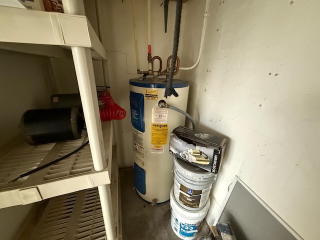1264 Village Way, Orlando, FL 32807 - utility room with gas water heater
