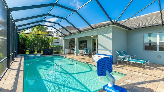 3431 Chestertown Loop, Bradenton, FL 34211 - view of swimming pool featuring a patio, a pool with connected hot tub, and a lanai