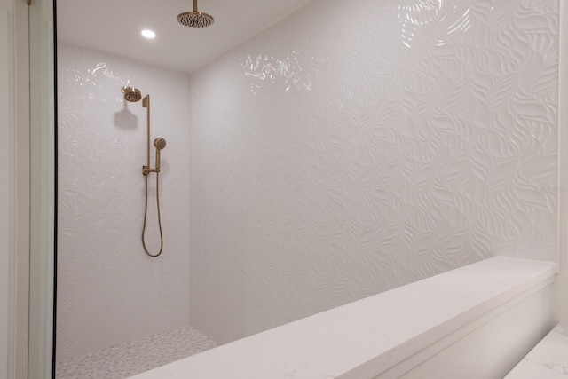 510 Putter Ln, Longboat Key, FL 34228 - bathroom with a tile shower and recessed lighting