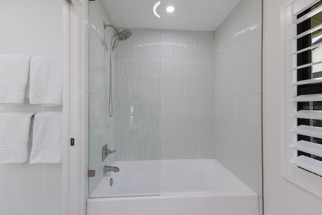 510 Putter Ln, Longboat Key, FL 34228 - full bathroom featuring washtub / shower combination