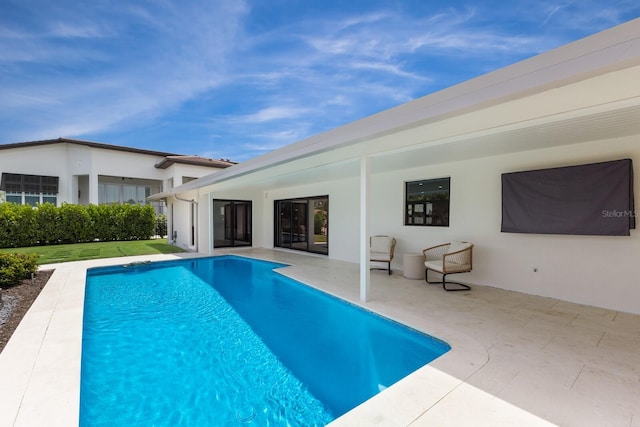 510 Putter Ln, Longboat Key, FL 34228 - outdoor pool featuring a patio area