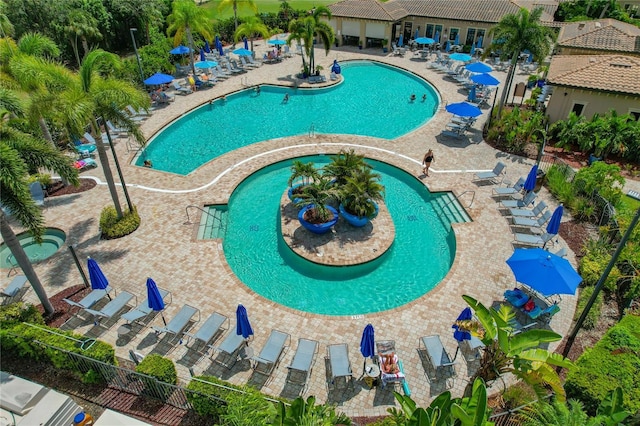 7121 River Hammock Dr Unit 102, Bradenton, FL 34212 - view of community pool