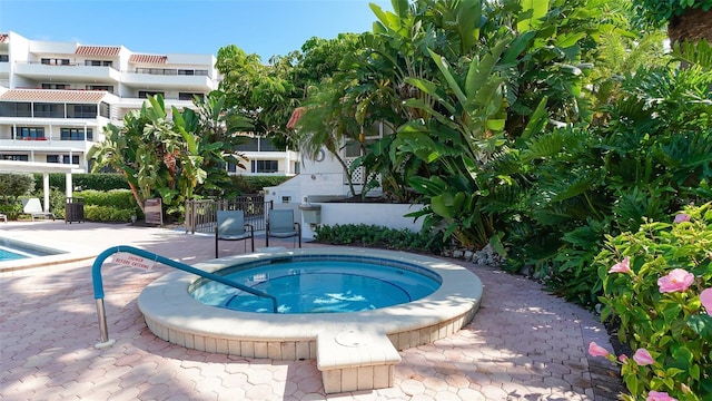 1485 Gulf Of Mexico Dr Unit 101, Longboat Key, FL 34228 - view of pool with a community hot tub