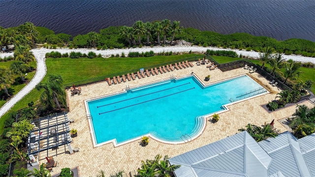 1114 Bearing Ct, Bradenton, FL 34208 - bird's eye view of a pool and a large body of water