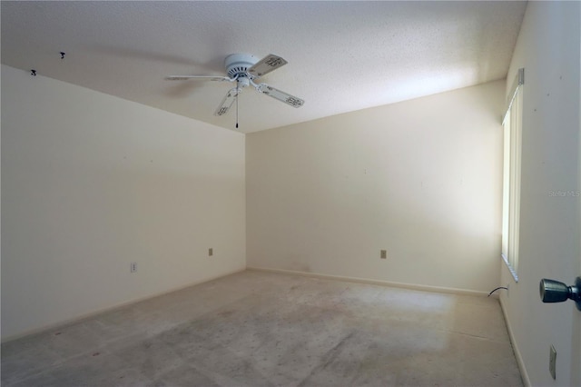3376 Sandleheath Unit 9, Sarasota, FL 34235 - unfurnished room with ceiling fan