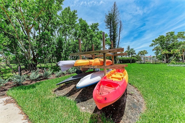 4805 Gulf Of Mexico Dr Unit 105, Longboat Key, FL 34228 - view of green lawn